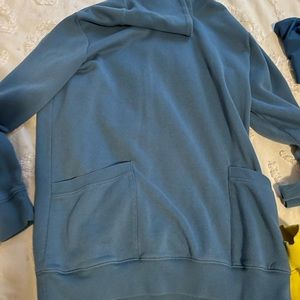 Blue cow neck with pockets